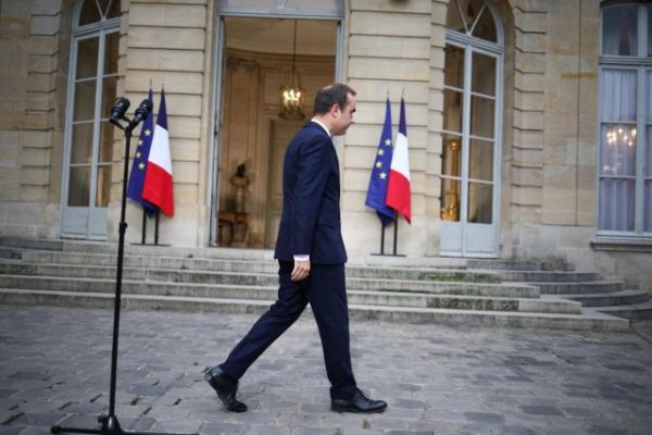 顺配宝 上任不到一个月，法国总理勒科尔尼向马克龙递交辞呈